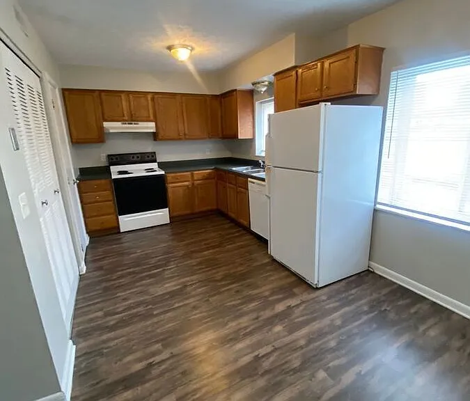 1492 Indianola Ave #7 — Photo 6