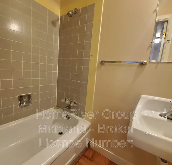 221 W Front St #3 — Photo 4