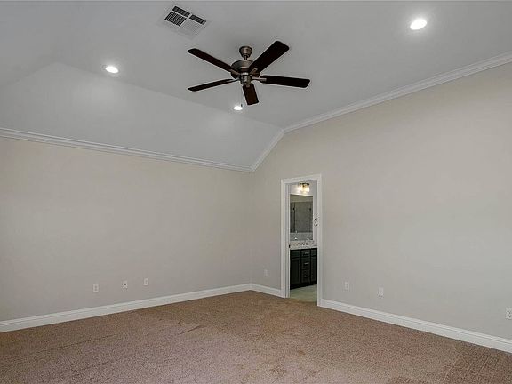 4th image of 555 Brunswick Gdns