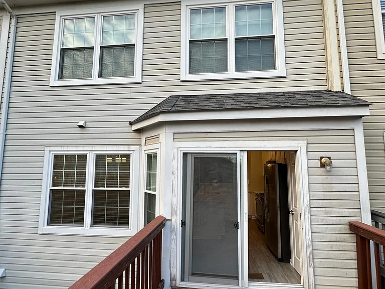 20200 Brookview Sq — Photo 17