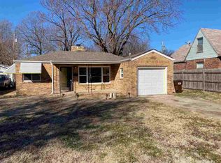 817 S Crestway Ave, Wichita, KS 67218