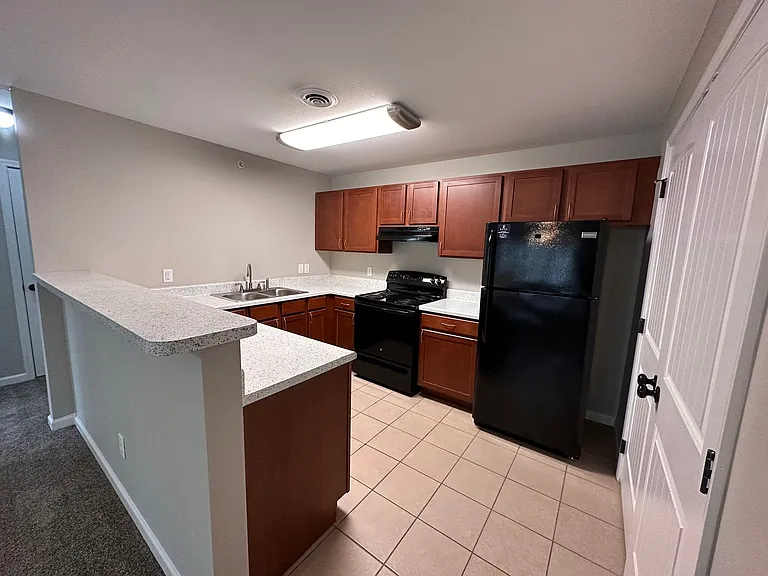 Maple Sunset Apartment Homes — Photo 21