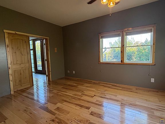 3rd image of 11464 130th St