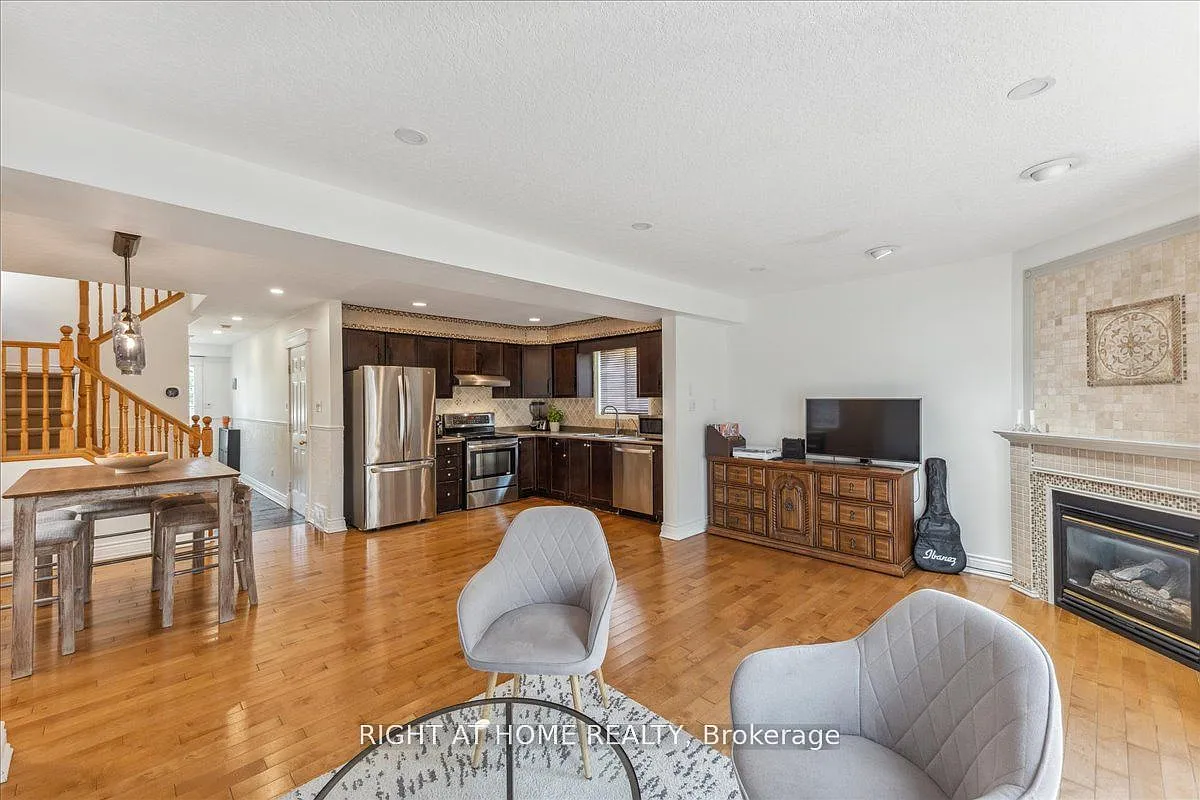 3 bed, $2,999 — Photo 3