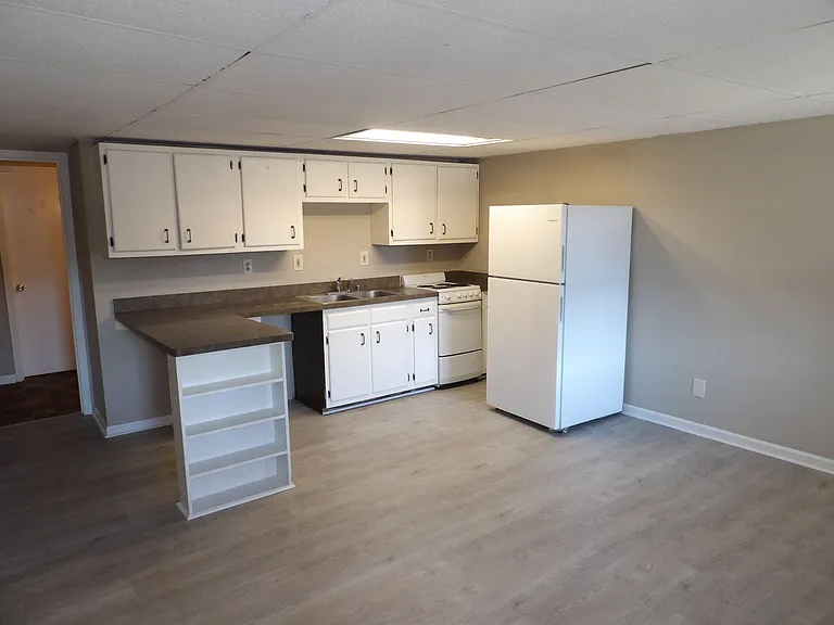 65 Ashwood Ct #8 — Photo 8