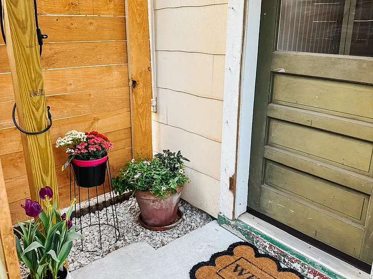 7511 Burlington Ave N #1/2 — Photo 2
