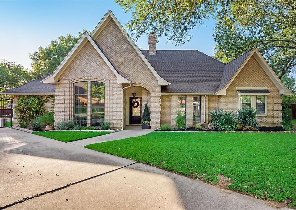 1st image of 545 Indian Creek Dr