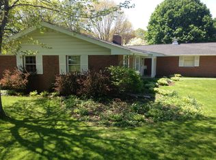 19445 Benington Dr, Brookfield, WI 53045
