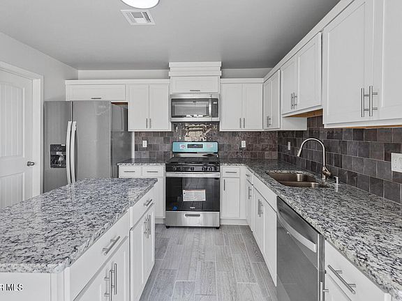 5th image of 1005 Callie Ct