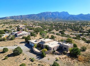 37 Homesteads Rd, Placitas, NM 87043