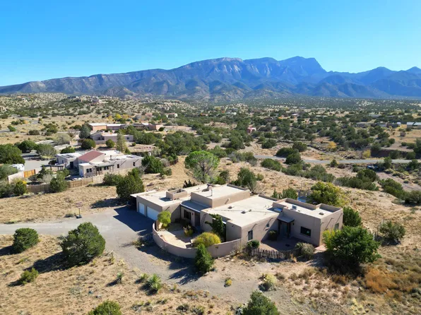 37 Homesteads Rd, Placitas, NM 87043