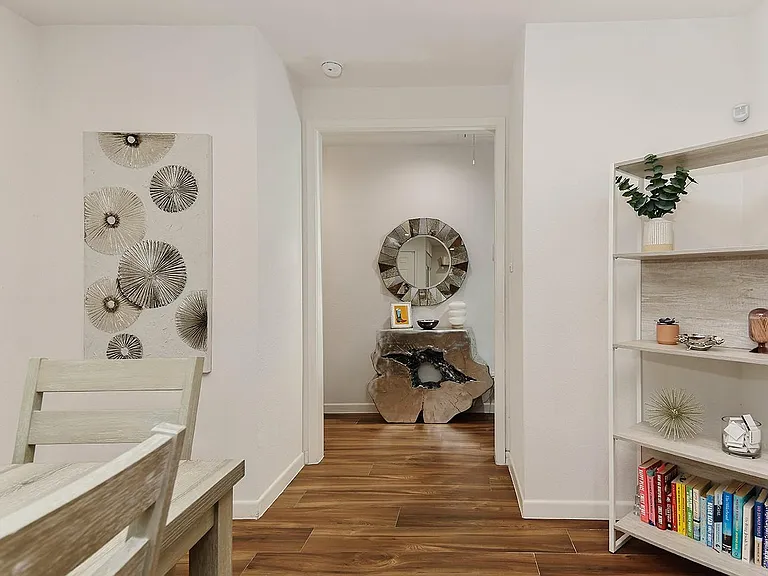 4007 Markham St — Photo 8