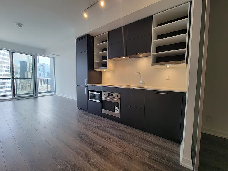 20 Edward St #7 — Photo 10