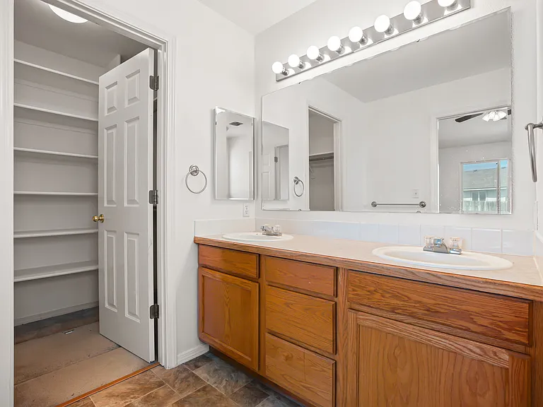 658 N Katie Way — Photo 22
