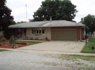 609 Jefferson St, Kouts, IN 46347