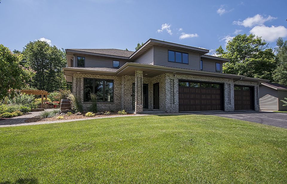 1st image of 5060 Willoughby Ln