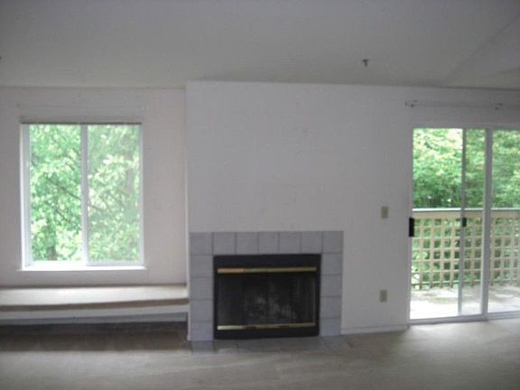 5th image of 12611 109th Ct NE APT J305