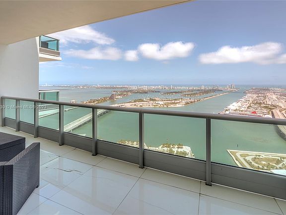 3rd image of 900 Biscayne Blvd APT 6105