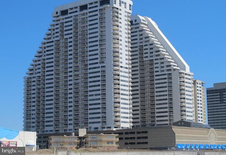1st image of 3101 Boardwalk #909-1