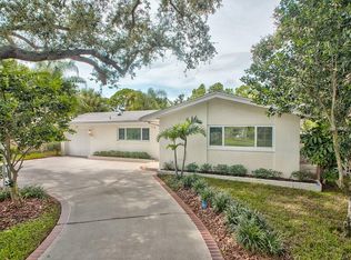 652 Mehlenbacher Rd, Belleair, FL 33756