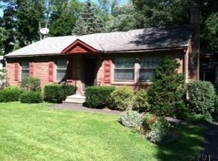 29 Sherwood Ln, Burnt Hills, NY 12027