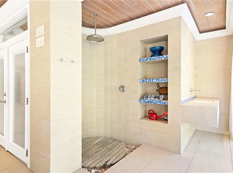 877 7th St S — Photo 32