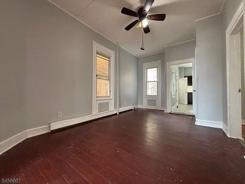2 bed, 1.0 bath, $1,900 — Photo 3