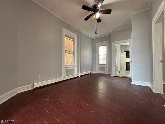 3rd image of 144 E Jersey St #1