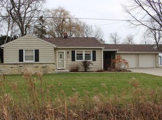 S76W19221 Sunset Dr, Muskego, WI 53150