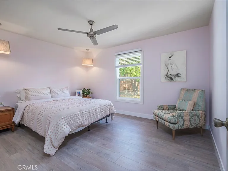 114 E Dexter St — Photo 14