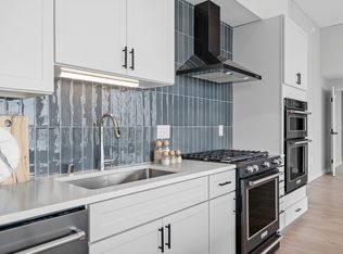 240 Park Avenue, Minneapolis, MN 55415