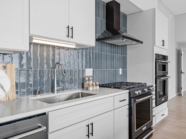 240 Park Ave APT 26