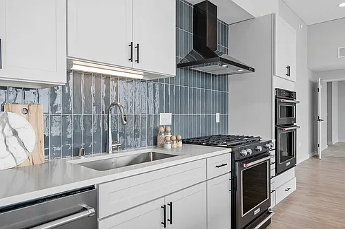240 Park Avenue Photo 1