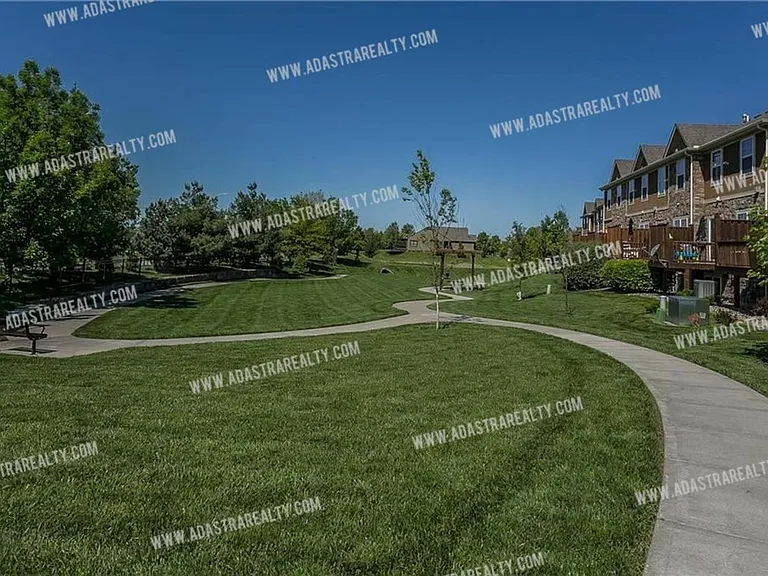 15852 Valley View Dr — Photo 25