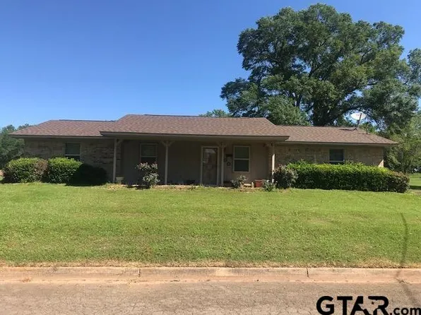 400 West St, Pittsburg, TX 75686