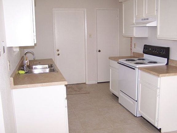 New stove, dishwasher, kitchen sink & disposal