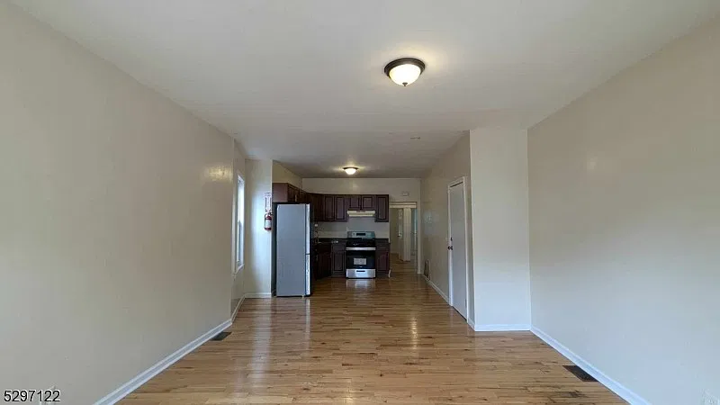 3 bed, $2,500 — Photo 3