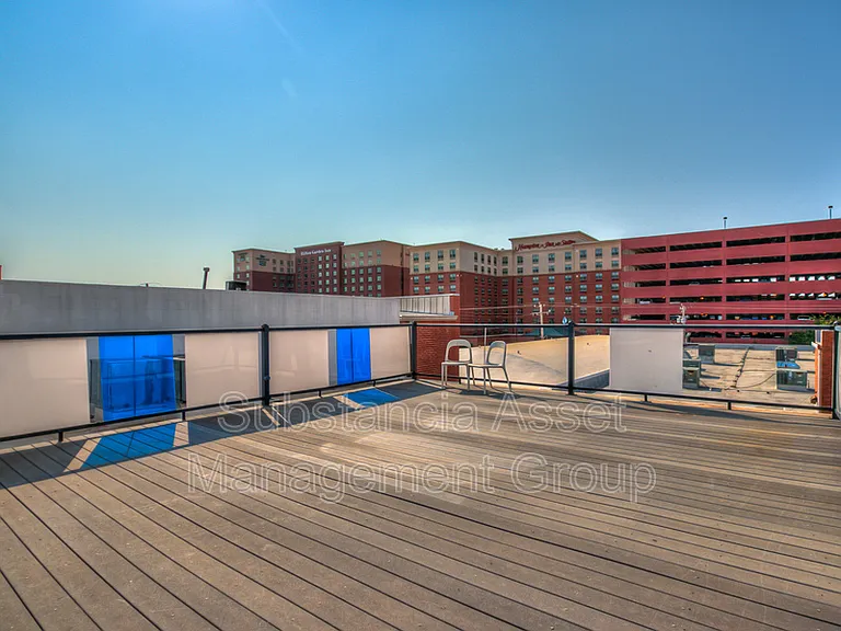222 E Main St #B — Photo 28