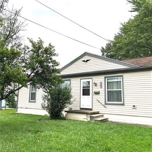 549 Caroline Ave, Hubbard, OH, 44425