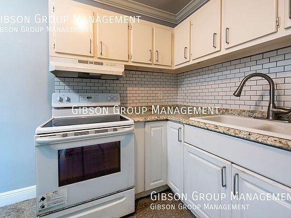 5th image of 806 NE 16th Pl APT 6