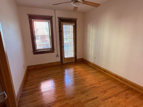 4th image of 305 5th St S APT 9