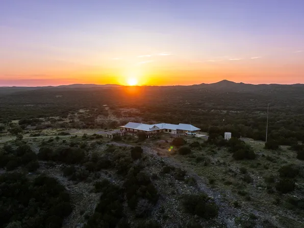 7772 CEDAR CREEK RD, Brackettville, TX 78832