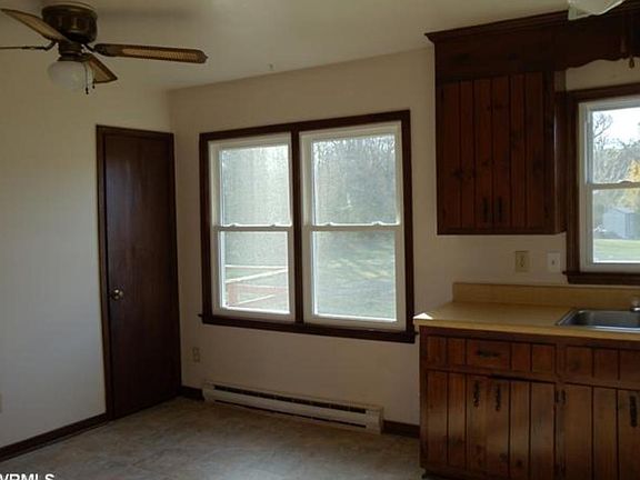 3rd image of 20102 Starr Ct
