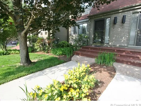 55 Wickhams Fancy, Collinsville, CT 06019