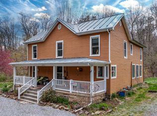 1 Unexpected Rd, Lexington, VA 24450