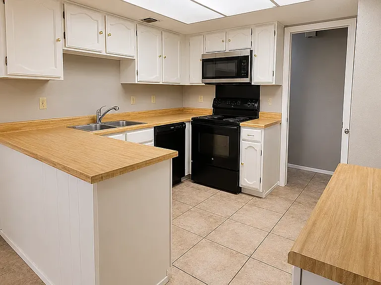 8603 Leyland — Photo 3