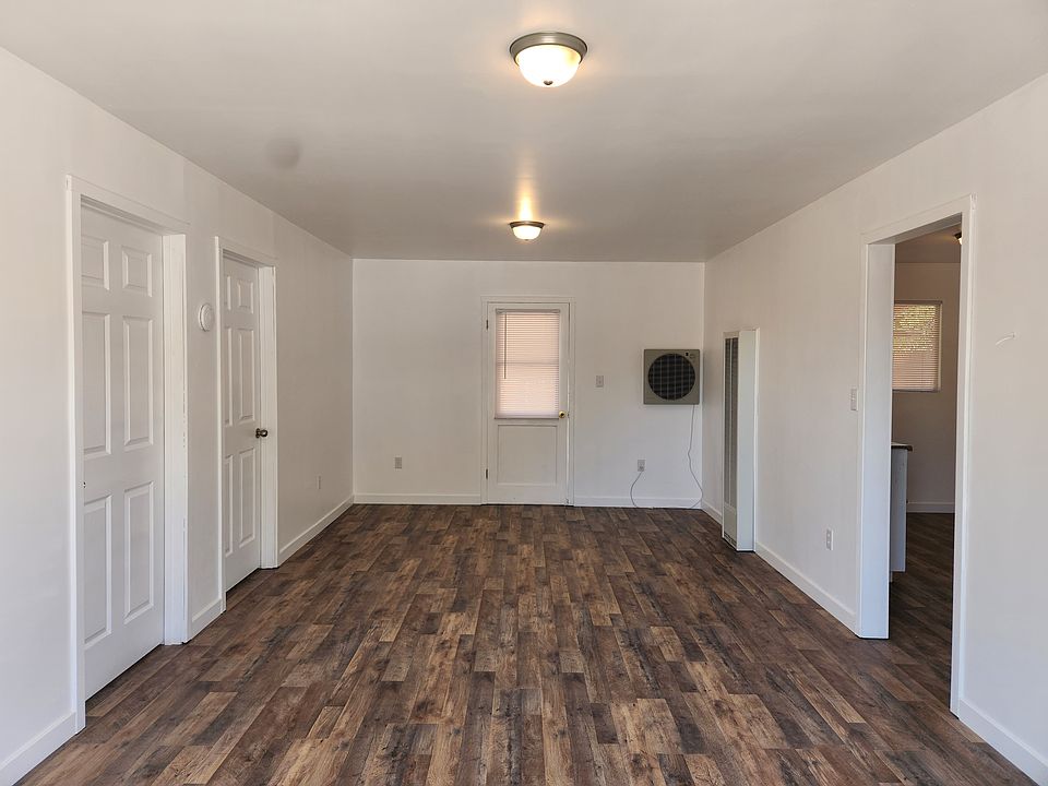 Living Room with heating and cooling