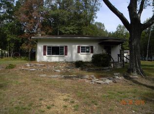 1607 Roberts Rd, Effort, PA 18330