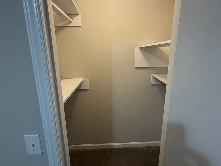 1202 Hamilton Dr — Photo 12
