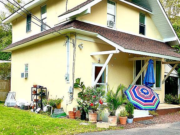 1800sqf 2 story guest house 